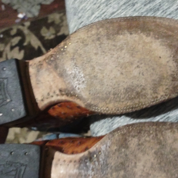 I'm selling abstruse boots - Picture 2 of 3